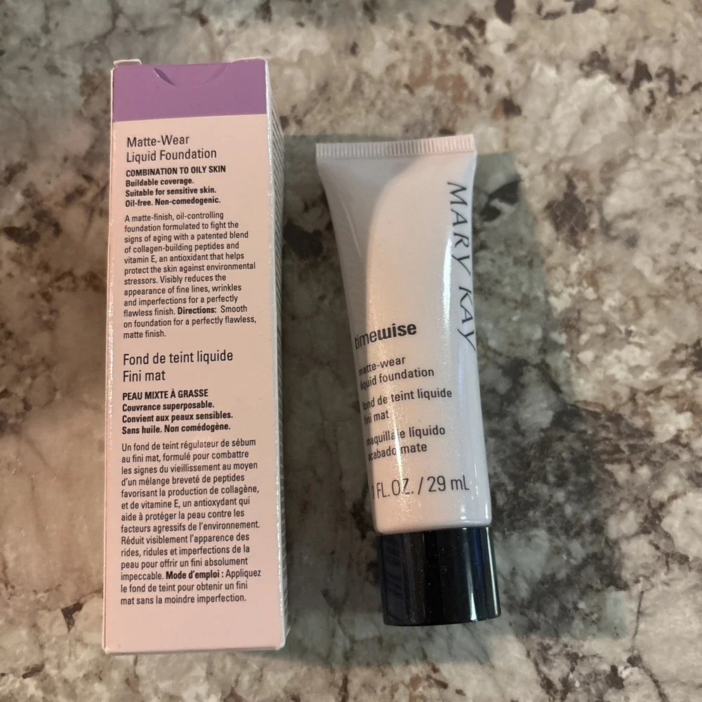 Mary Kay TimeWise Matte-Wear Liquid Foundation 1 oz‎ Beige 1-030757 Combo/Oily